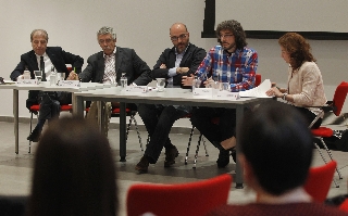 Los ponentes debatieron sobre el rigor de las informaciones y sobre el tratamiento de las mismas